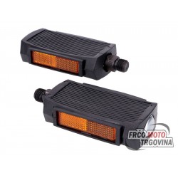 Square pedals with reflectors universal
